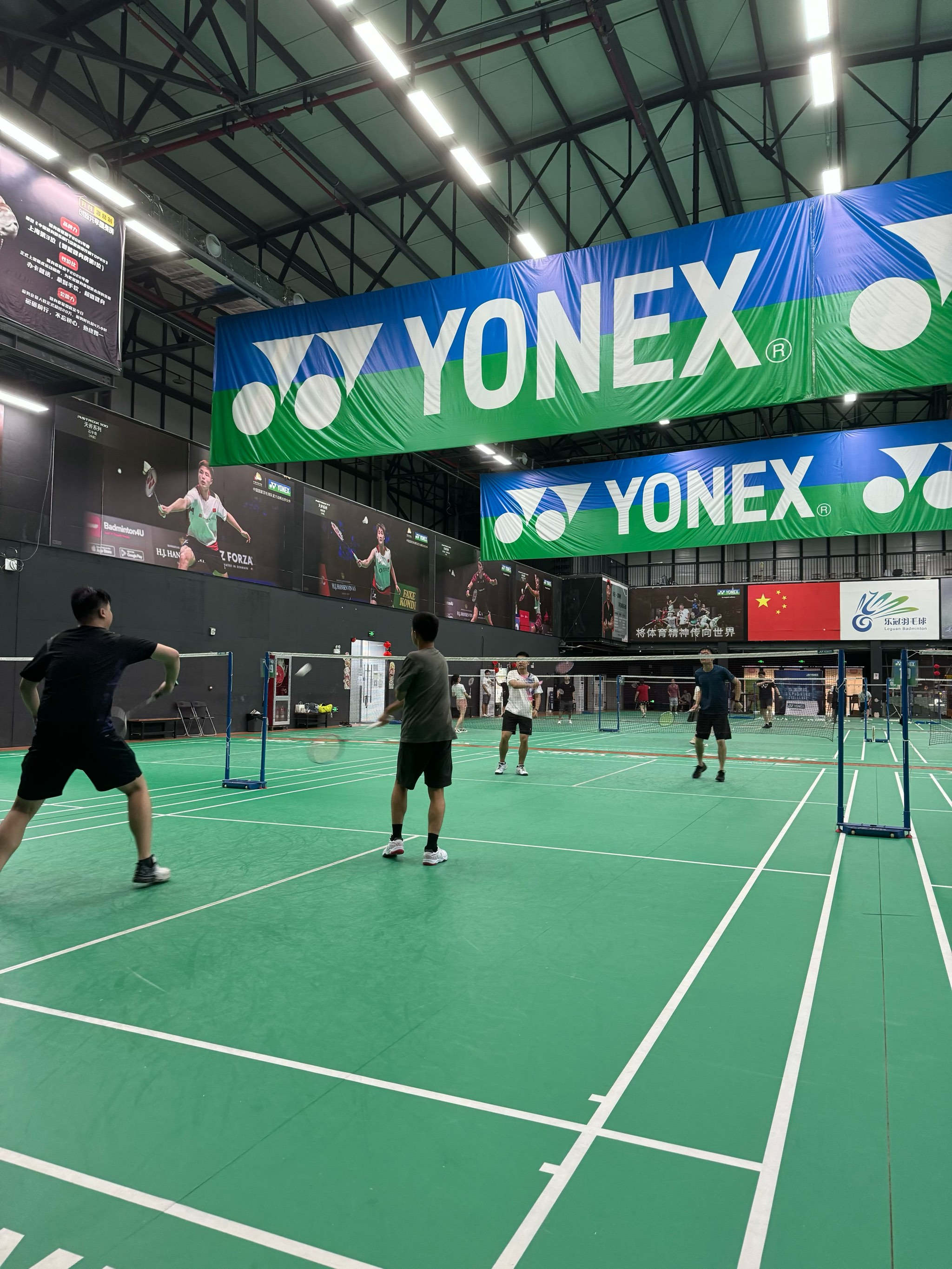 羽毛球场翻新